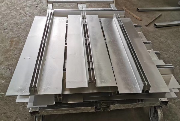 不銹鋼縫隙排水溝,不銹鋼排水溝