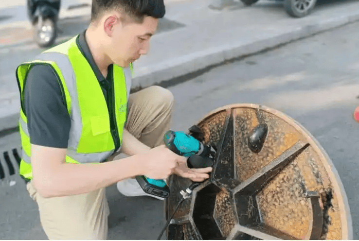圓形智能井蓋圖片
