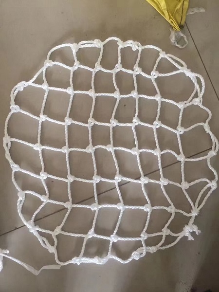 井蓋安全網(wǎng)，井蓋脫落，井蓋防盜，井蓋安全，城市基礎(chǔ)設(shè)施，井蓋保護(hù)，井蓋安全防護(hù)