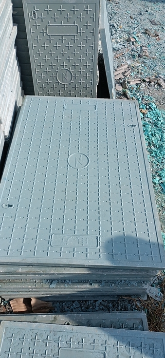 玻璃鋼井蓋模具是用于制造玻璃鋼井蓋的工具，玻璃鋼井蓋模具，玻璃鋼井蓋